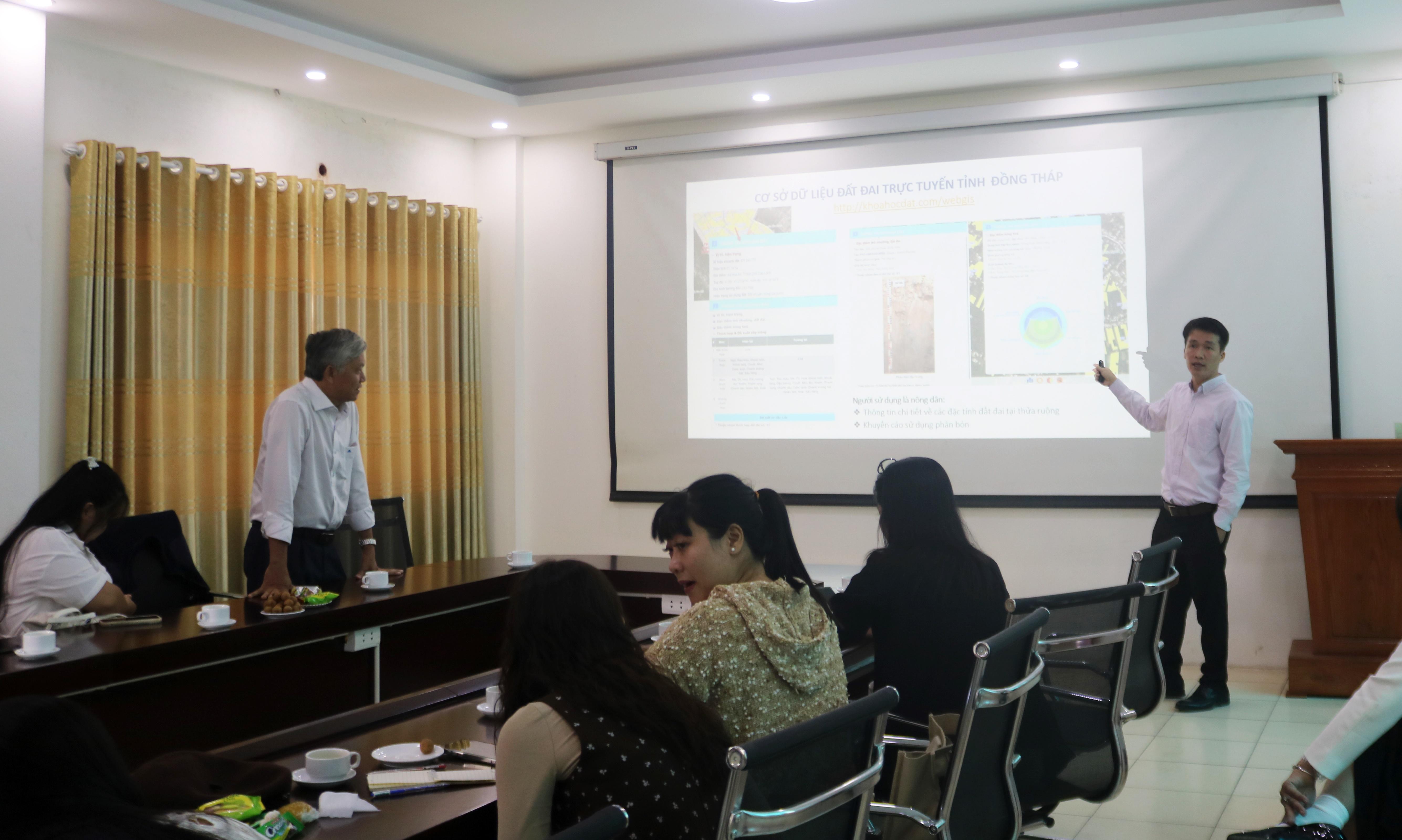 Viện Thổ nhưỡng Nông hóa tiếp và làm việc với đoàn học viên cao học Trường Nông nghiệp, Đại học Cần Thơ