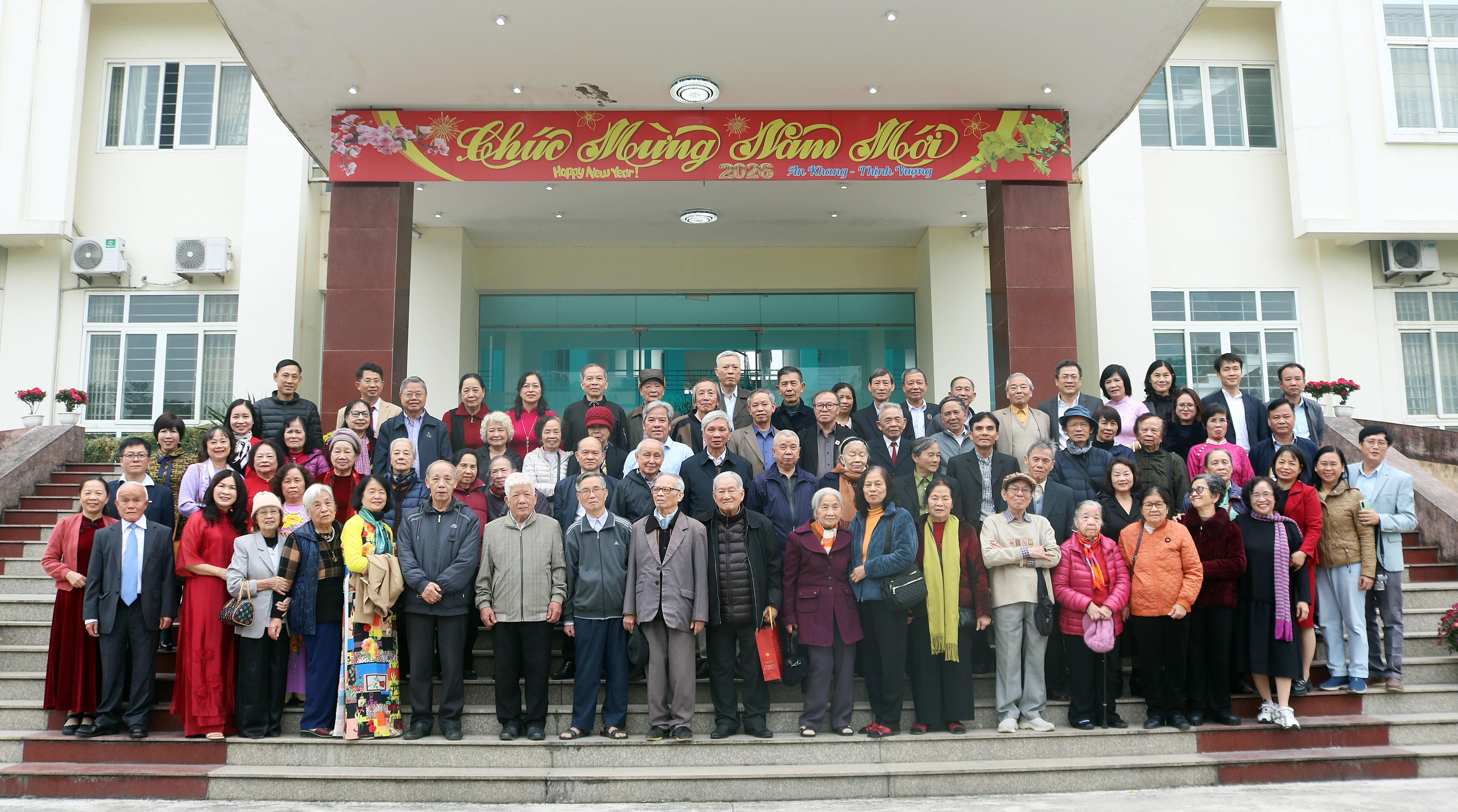 Viện Thổ nhưỡng Nông hóa tổ chức gặp mặt cán bộ hưu trí nhân dịp đầu Xuân 2026