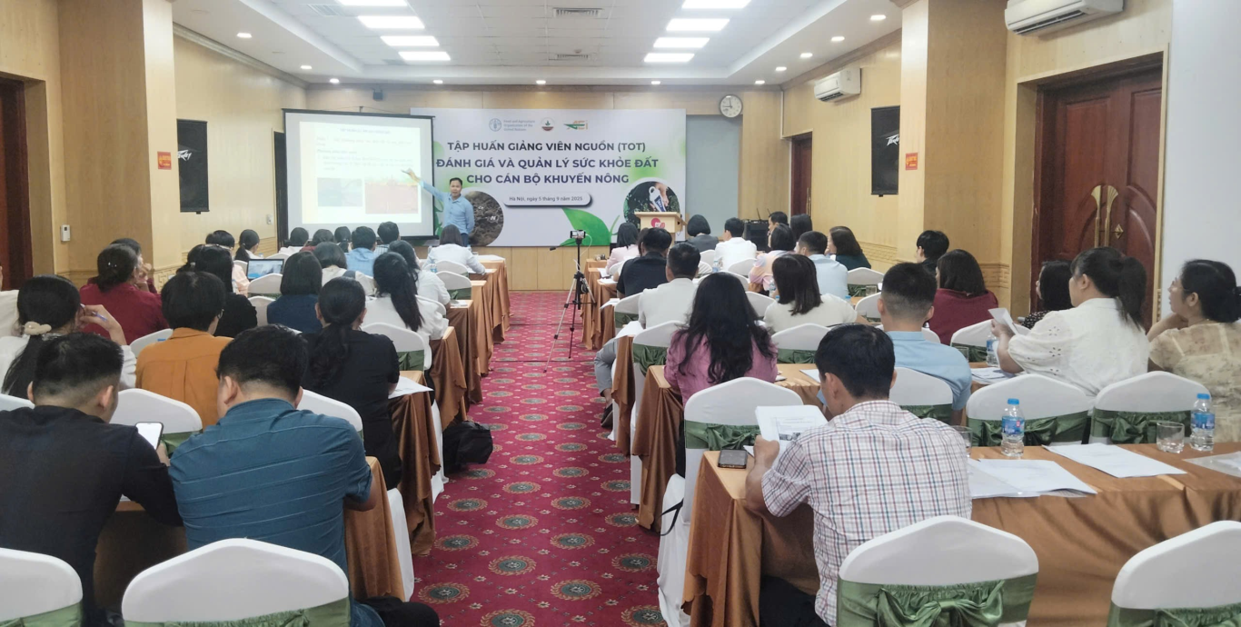 Tập huấn Giảng viên nguồn (TOT) đánh giá và quản lý sức khỏe đất cho cán bộ khuyến nông