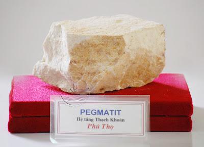 Pegmatit, hệ tầng Thạch Khoán, Phú Thọ
