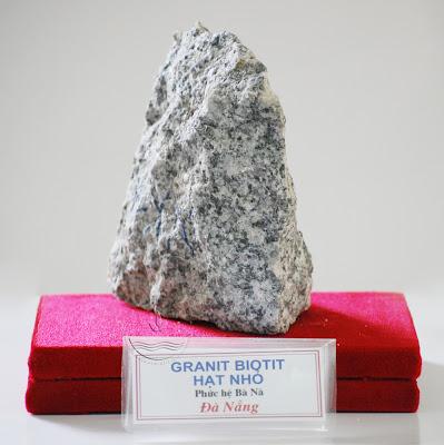 Granit Biqtit hạt nhỏ, phức hệ Bà Nà, Đà Nẵng
